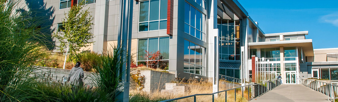 entrance to cascade building