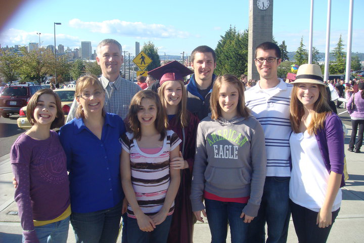 cynthia jacobsen and her family and a graduation